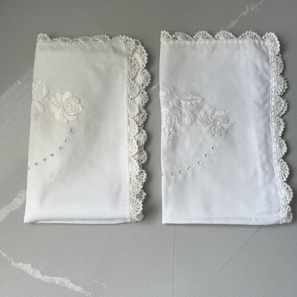 NEW Vintage Table Runner And 2 Placemats Warm White Floral Embroidered Crochet - Picture 10 of 14